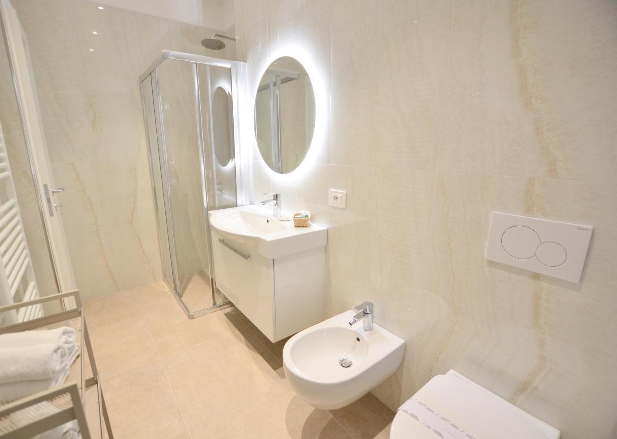Villa Phoenix Riva del Garda Phòng bức ảnh