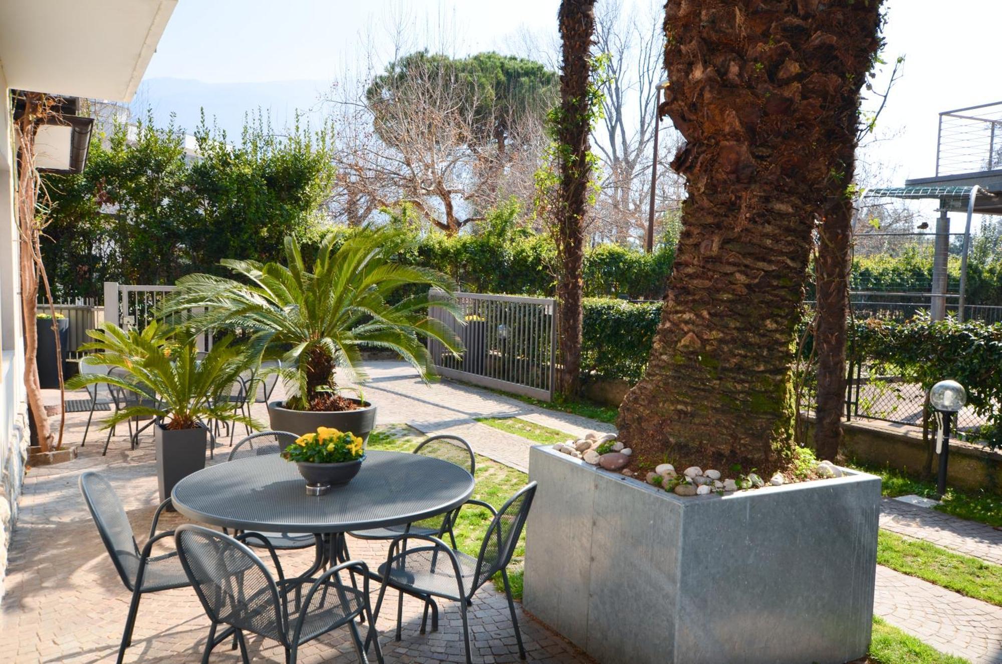 Villa Phoenix Riva del Garda Ngoại thất bức ảnh