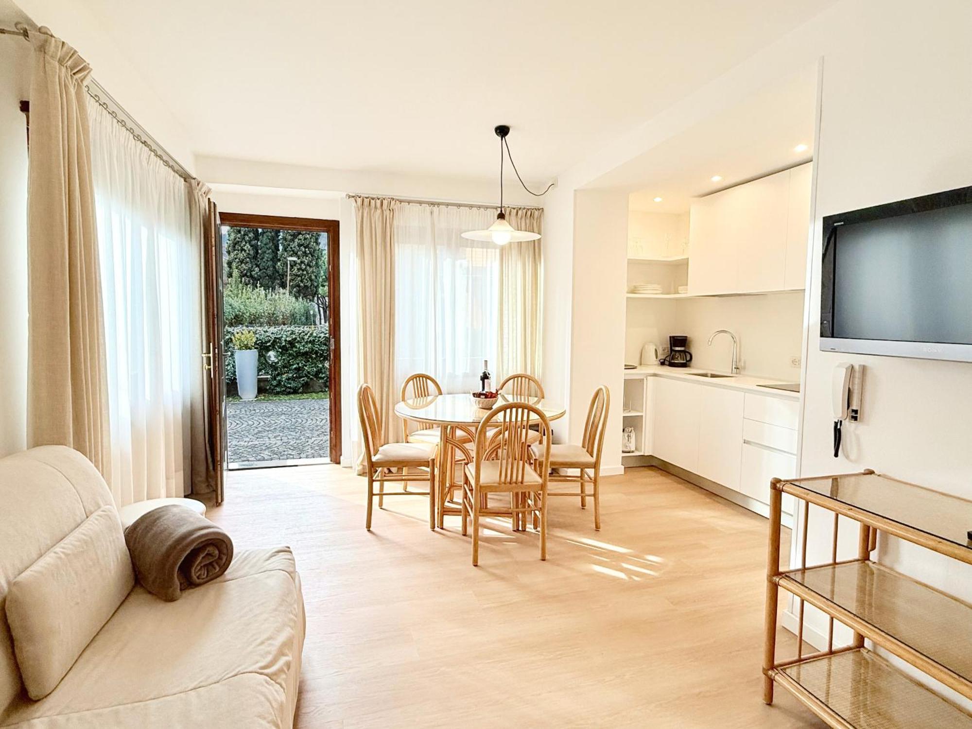 Villa Phoenix Riva del Garda Phòng bức ảnh