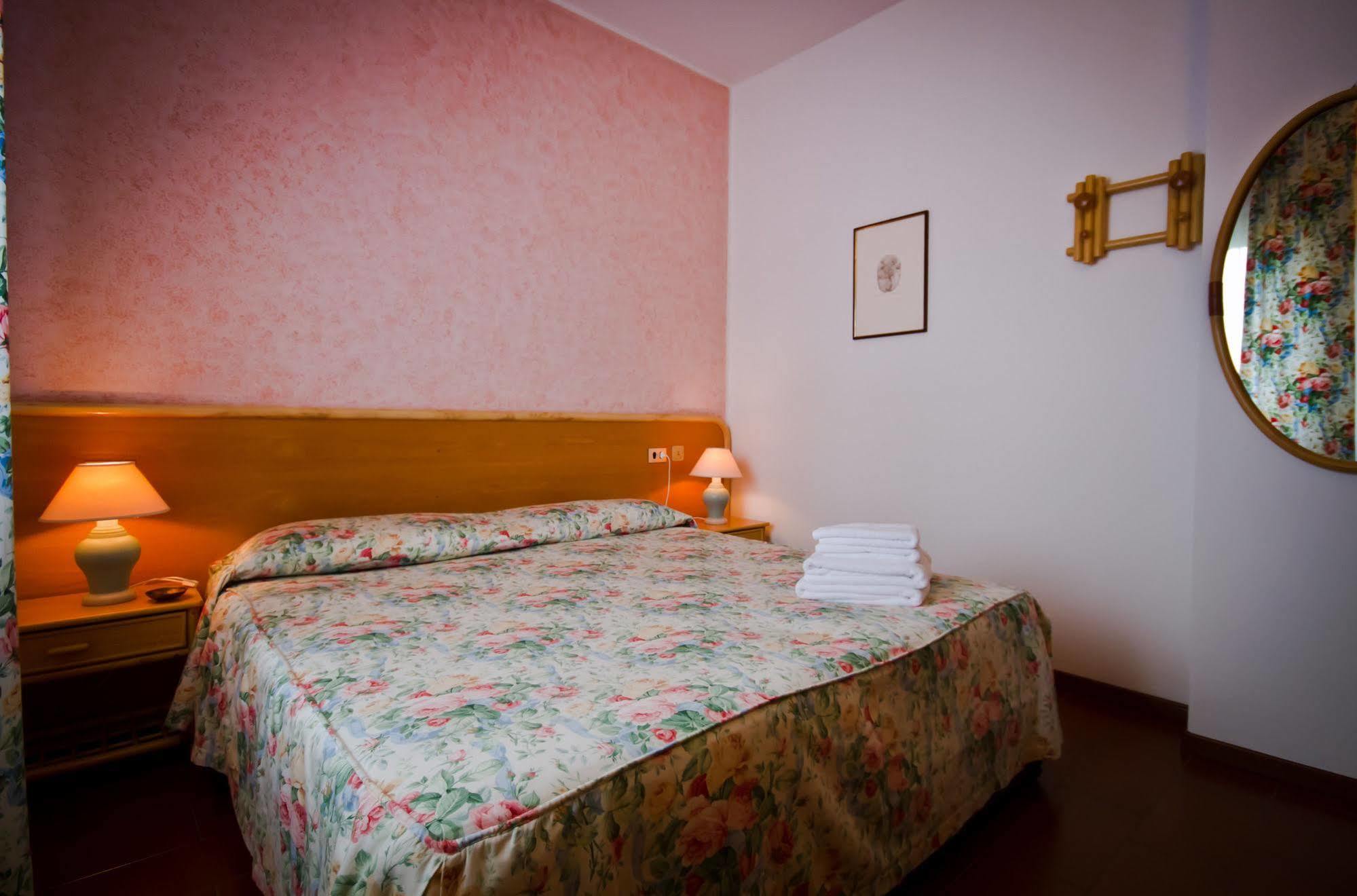 Villa Phoenix Riva del Garda Ngoại thất bức ảnh